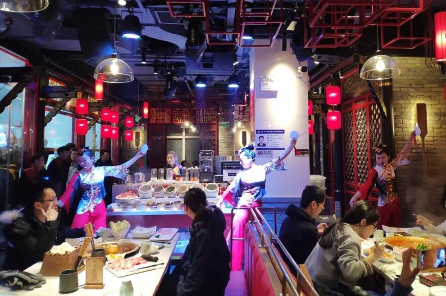 重慶洪崖洞哪家火鍋好吃？朝天門邀你看江景吃火鍋！