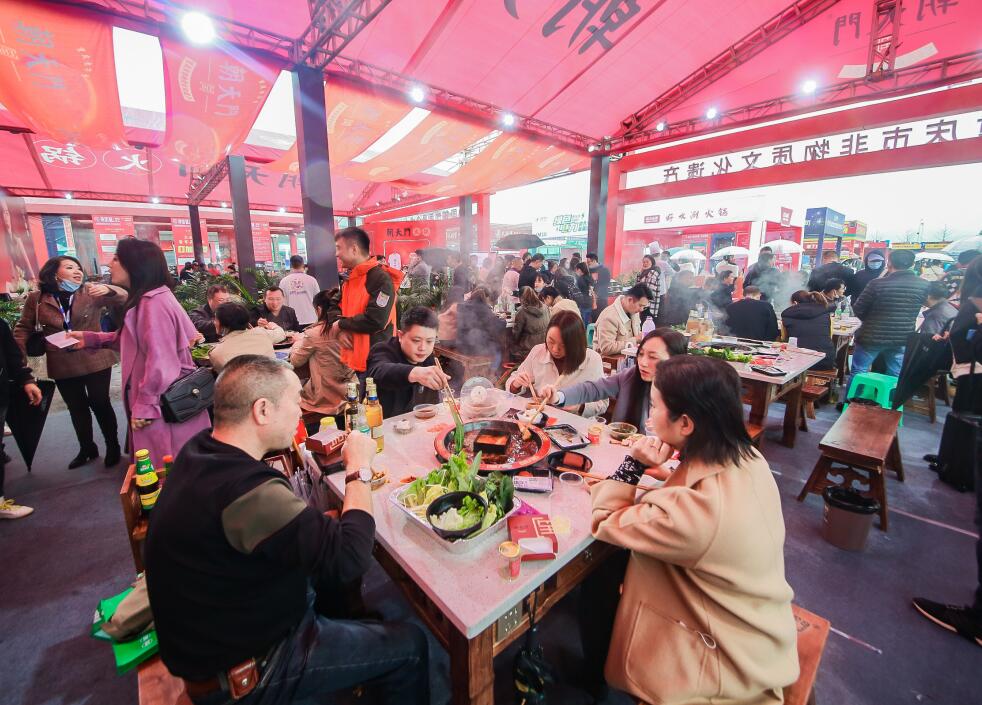 遼陽(yáng)開(kāi)火鍋加盟店需要哪些成本？