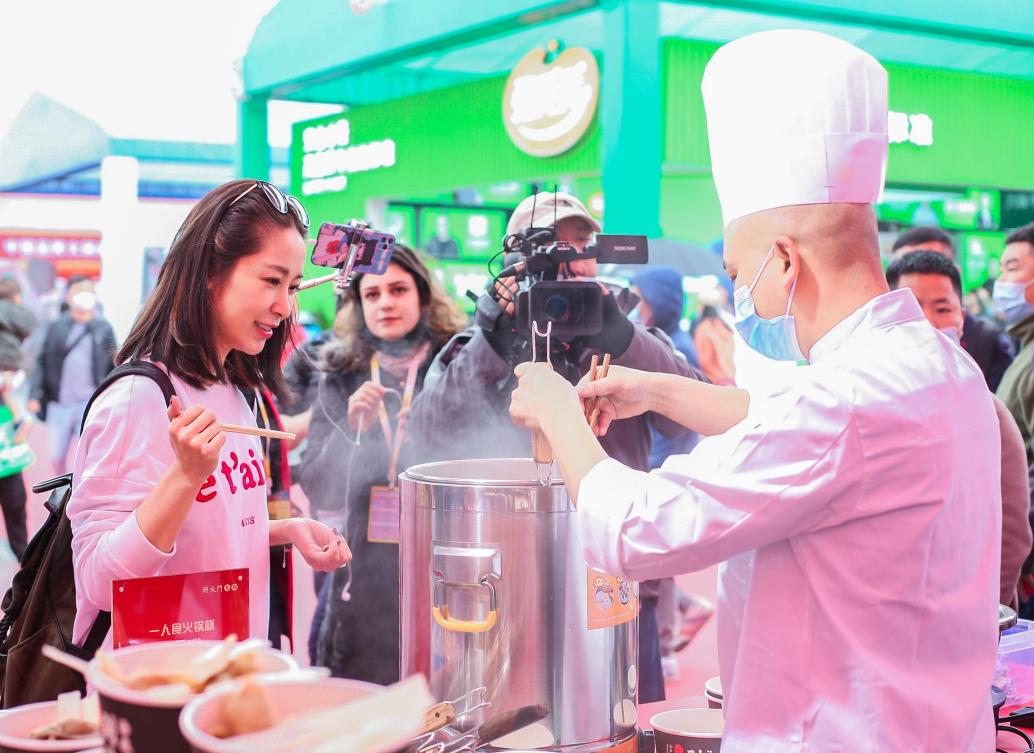 朝天門(mén)火鍋培訓(xùn)中心，為加盟店培訓(xùn)專(zhuān)業(yè)化人才！