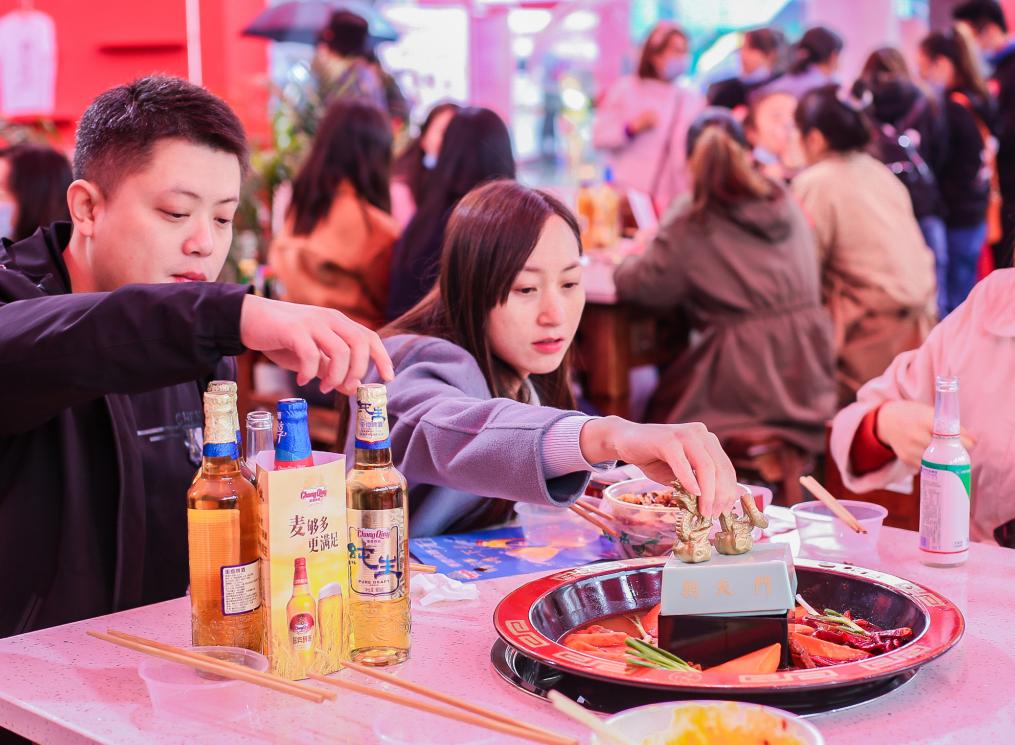 火鍋店出現差評，該怎樣應對和解決？