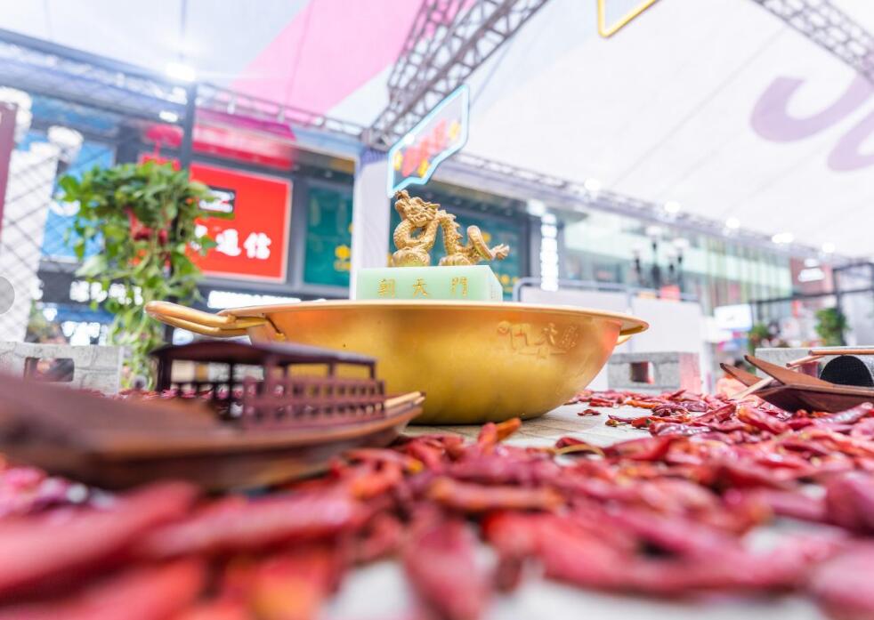 火鍋店沒錢做廣告？不妨試試免費“廣告位”！